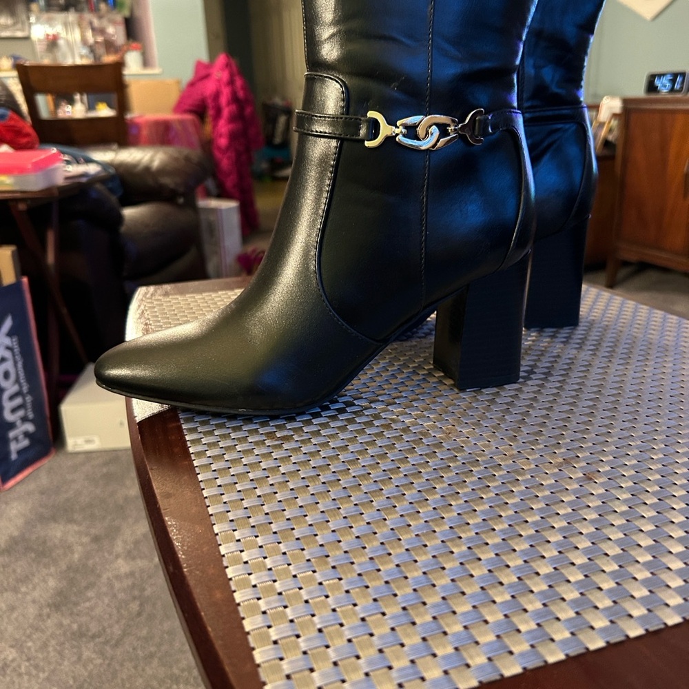 Bandolino Black Knee-High Leather Boots Size 7M- BRAND NEW WITH BOX INCLUDED - Picture 3 of 12